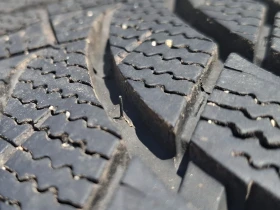 Гуми Зимни 225/50R17, снимка 15