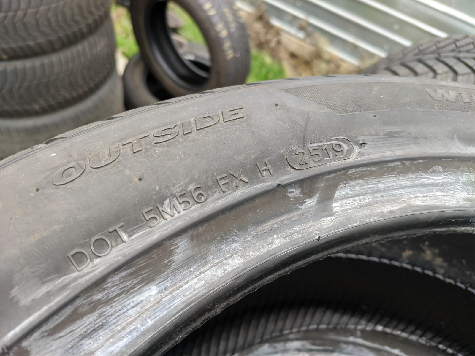 Гуми Зимни 255/45R19, снимка 5 - Гуми и джанти - 55492250