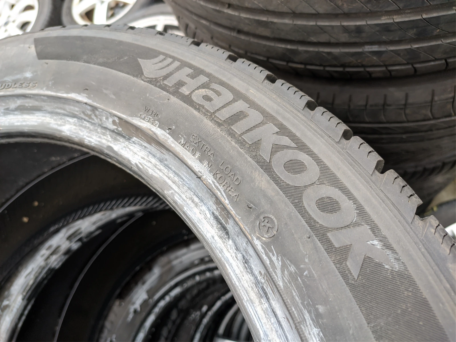 Гуми Зимни 255/45R19, снимка 6 - Гуми и джанти - 55492250