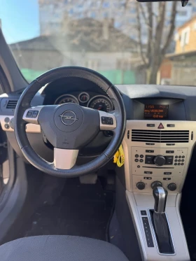 Opel Astra 1.8 140ксАвтоматик ПЕРФЕКТЕН БЕЗ ЗАБЕЛЕЖКИ , снимка 9