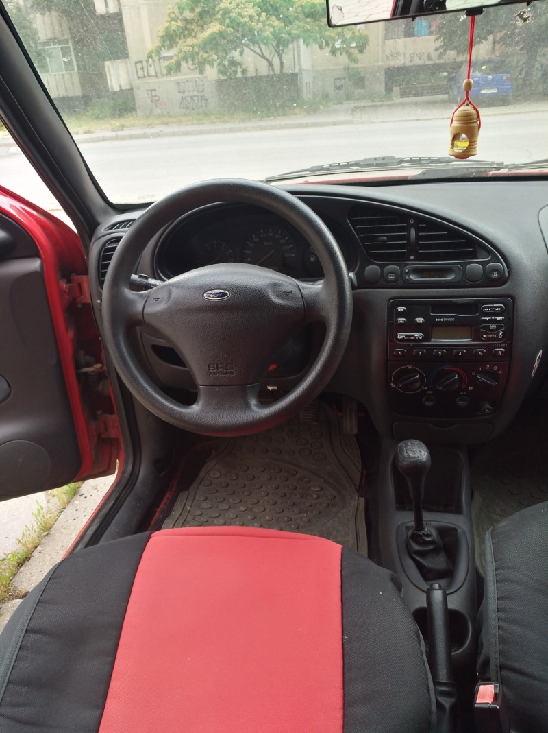 Ford Fiesta, снимка 4 - Автомобили и джипове - 46413490
