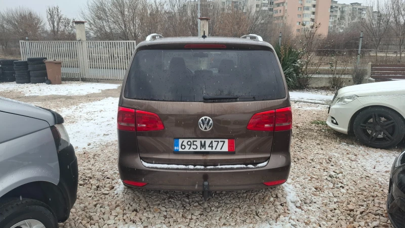 VW Touran 2.0 TDI, снимка 6 - Автомобили и джипове - 49169752