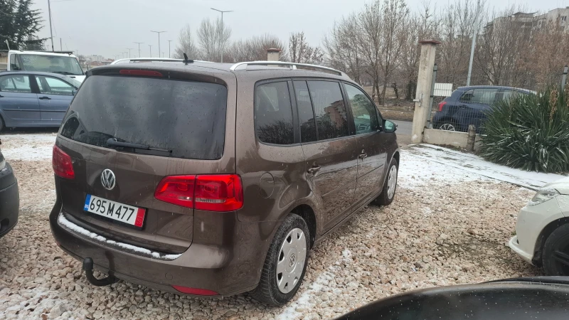 VW Touran 2.0 TDI, снимка 4 - Автомобили и джипове - 49169752