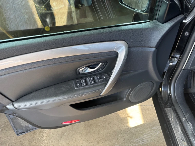 Renault Laguna 1.5DCi, снимка 10 - Автомобили и джипове - 51476908