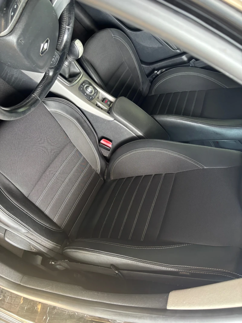 Renault Laguna 1.5DCi, снимка 9 - Автомобили и джипове - 51476908