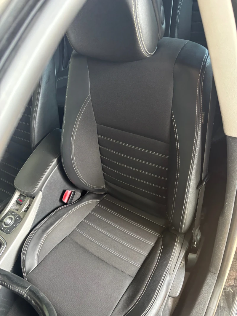 Renault Laguna 1.5DCi, снимка 11 - Автомобили и джипове - 51476908