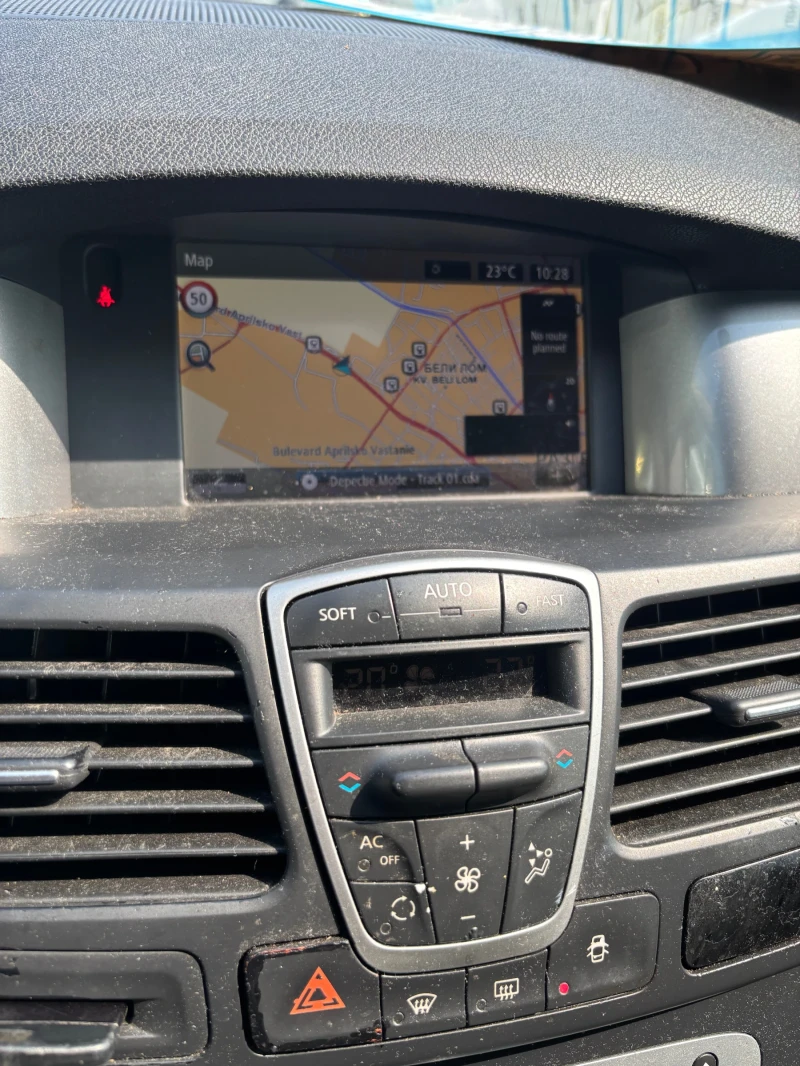 Renault Laguna 1.5DCi, снимка 4 - Автомобили и джипове - 51476908