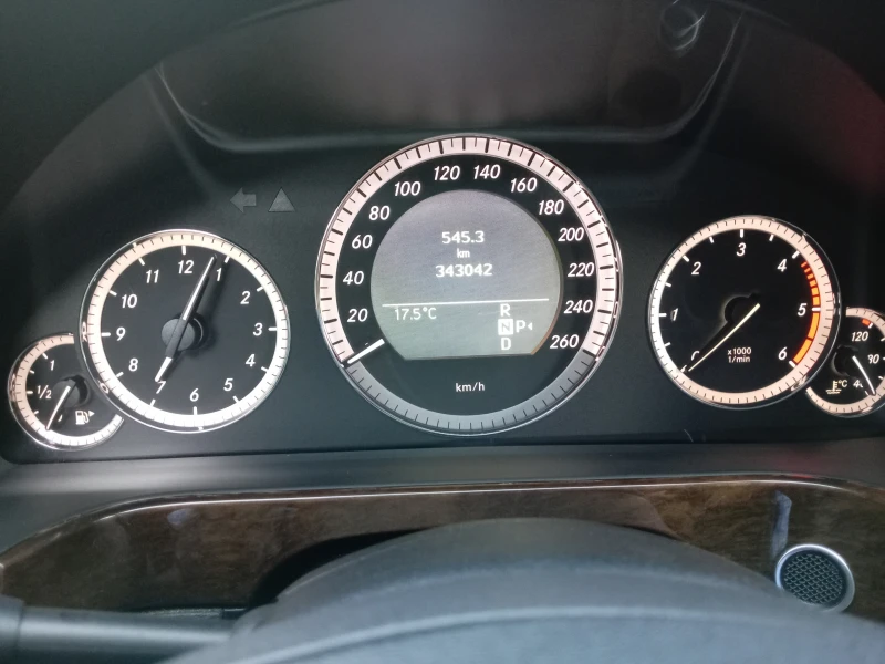 Mercedes-Benz E 350, снимка 6 - Автомобили и джипове - 52638280