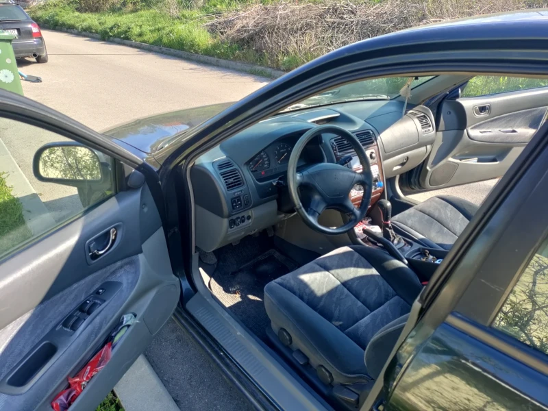 Mitsubishi Galant Седан, снимка 6 - Автомобили и джипове - 52259610