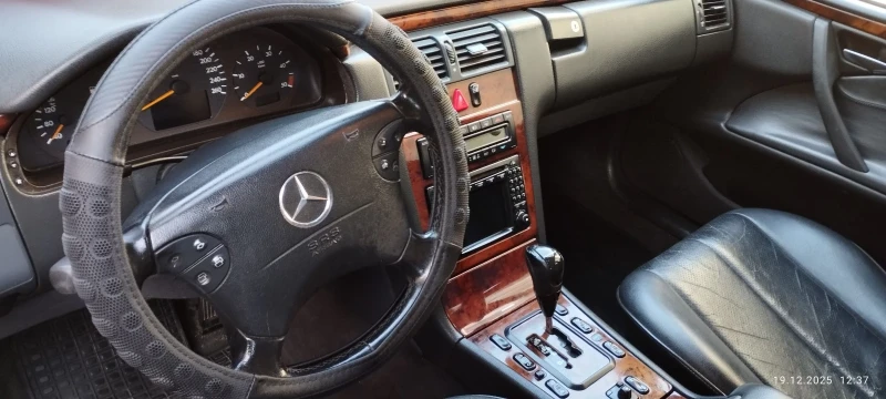 Mercedes-Benz 320 CDI Климатик, снимка 2 - Автомобили и джипове - 52947025