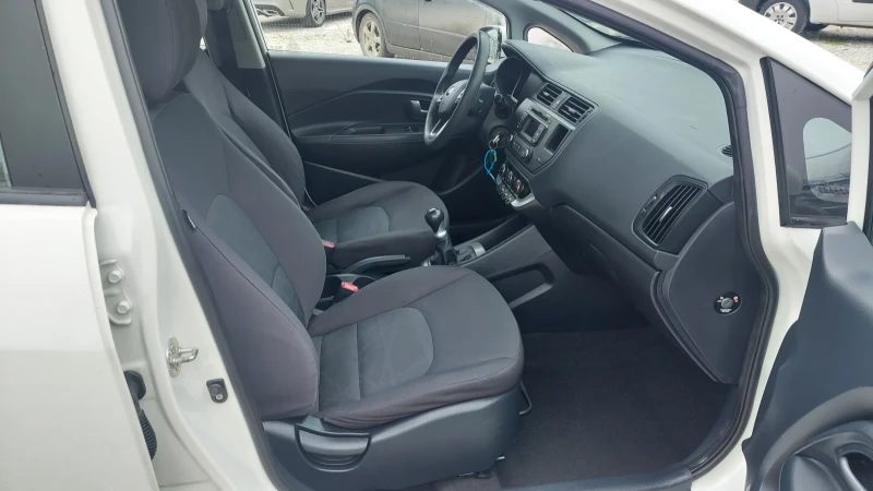 Kia Rio 1.3i-ТОП СЪСТОЯНИЕ, снимка 9 - Автомобили и джипове - 53210327