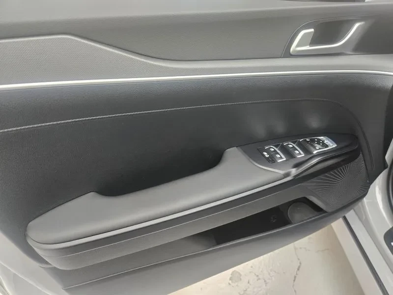 Kia K5 2.0 Lpi, снимка 17 - Автомобили и джипове - 54999995