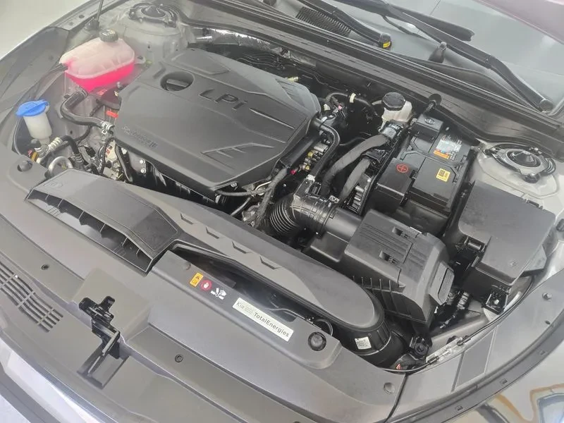 Kia K5 2.0 Lpi, снимка 6 - Автомобили и джипове - 54999995
