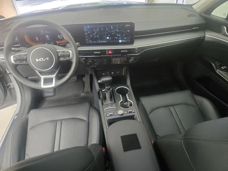 Kia K5 2.0 Lpi, снимка 7 - Автомобили и джипове - 54999995