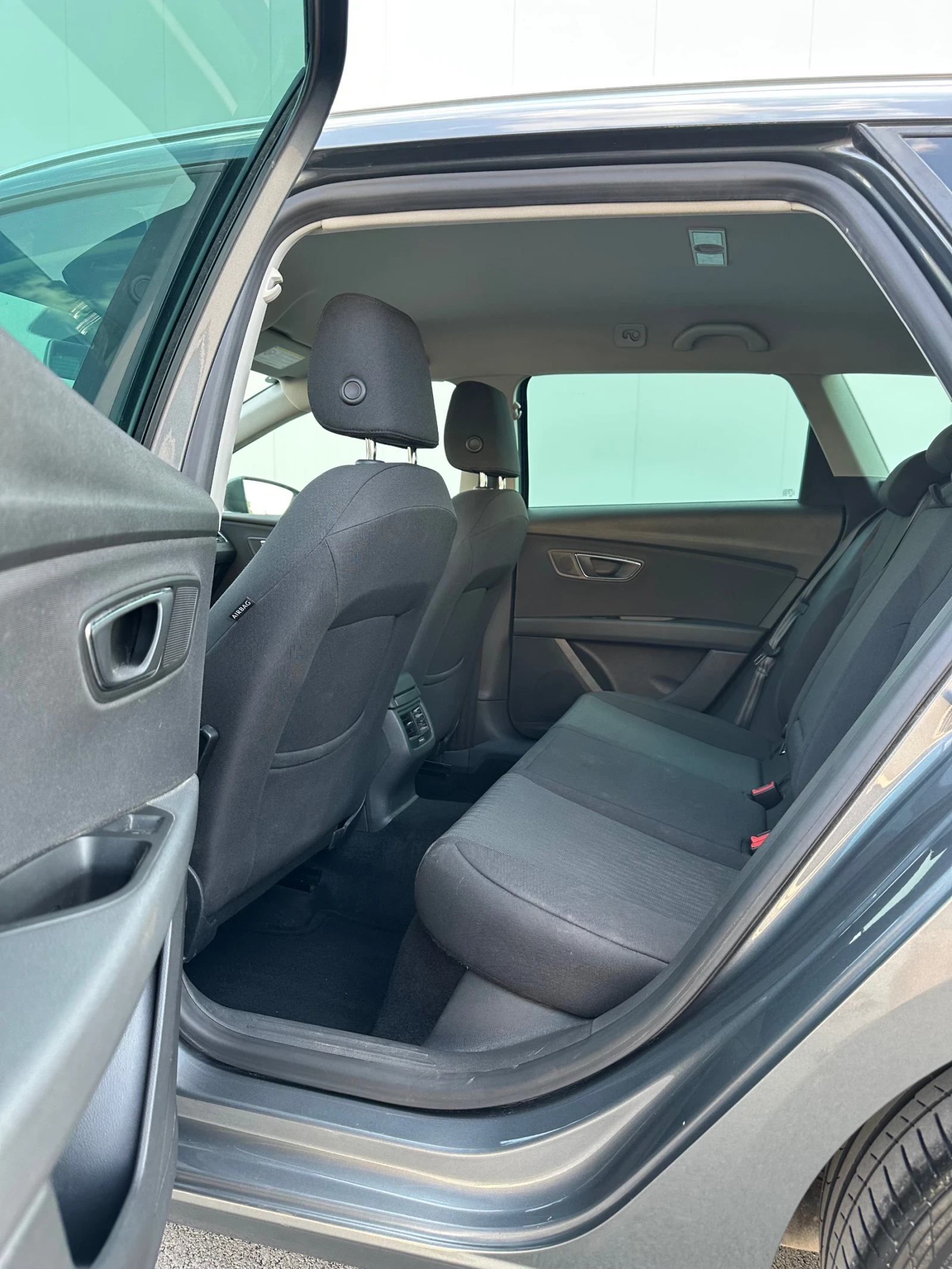 Seat Leon 1.6 TDI* FULL*  - изображение 9