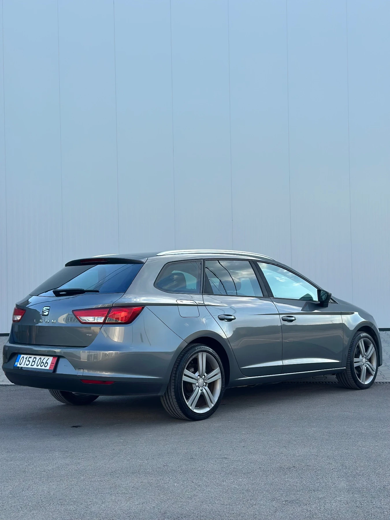 Seat Leon 1.6 TDI* FULL*  - изображение 5