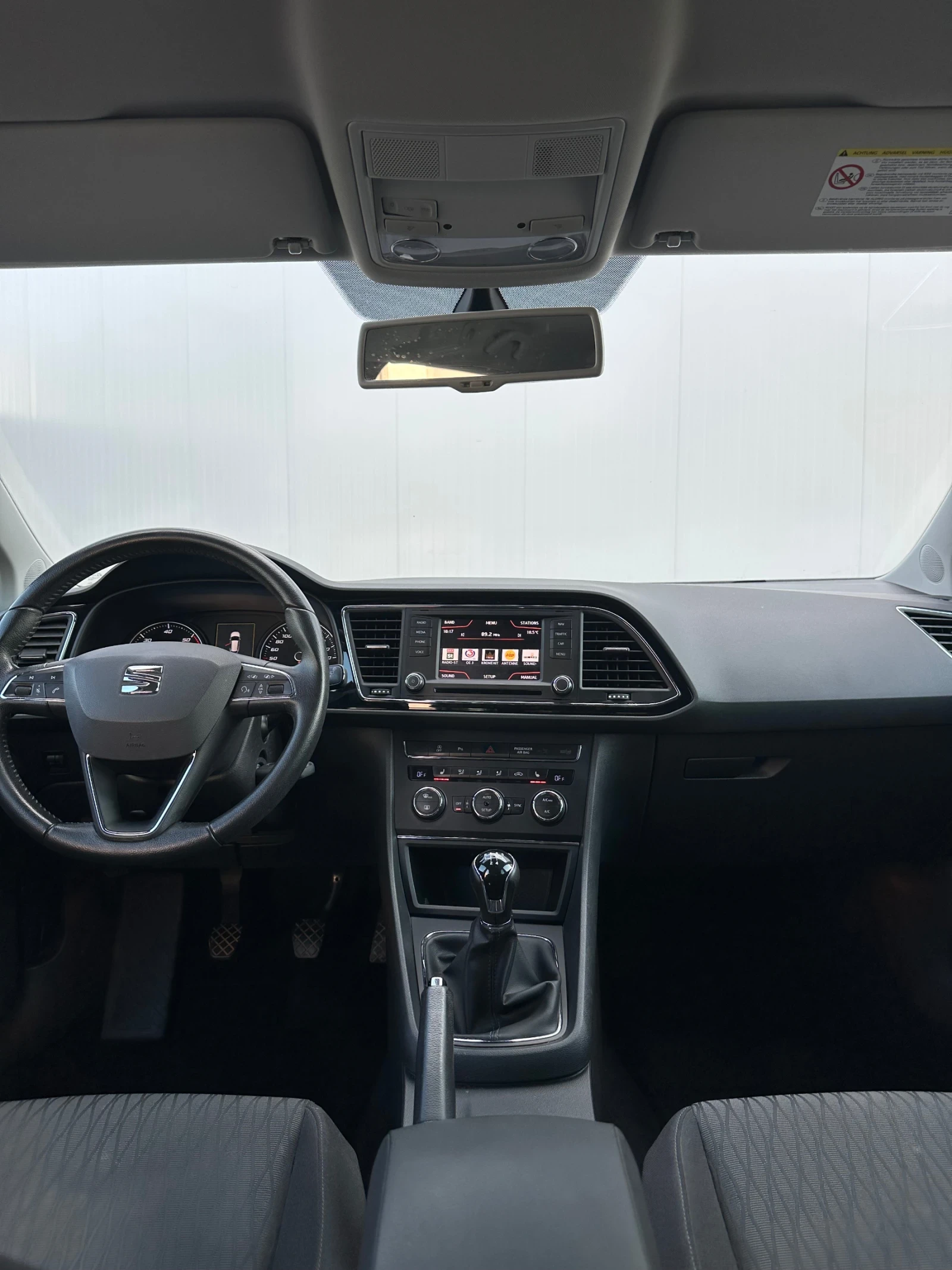 Seat Leon 1.6 TDI* FULL*  - изображение 8
