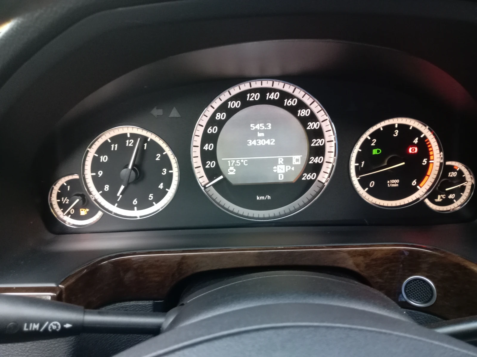 Mercedes-Benz E 350  - изображение 6
