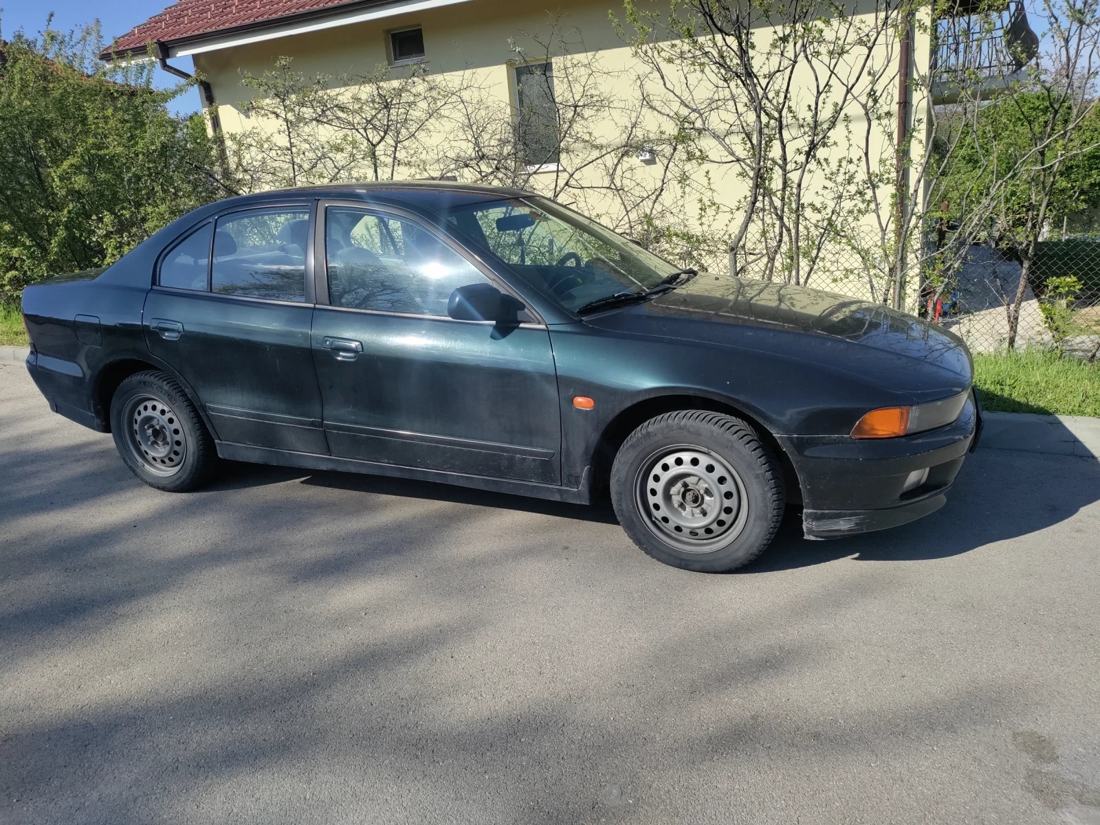 Mitsubishi Galant Седан - изображение 2