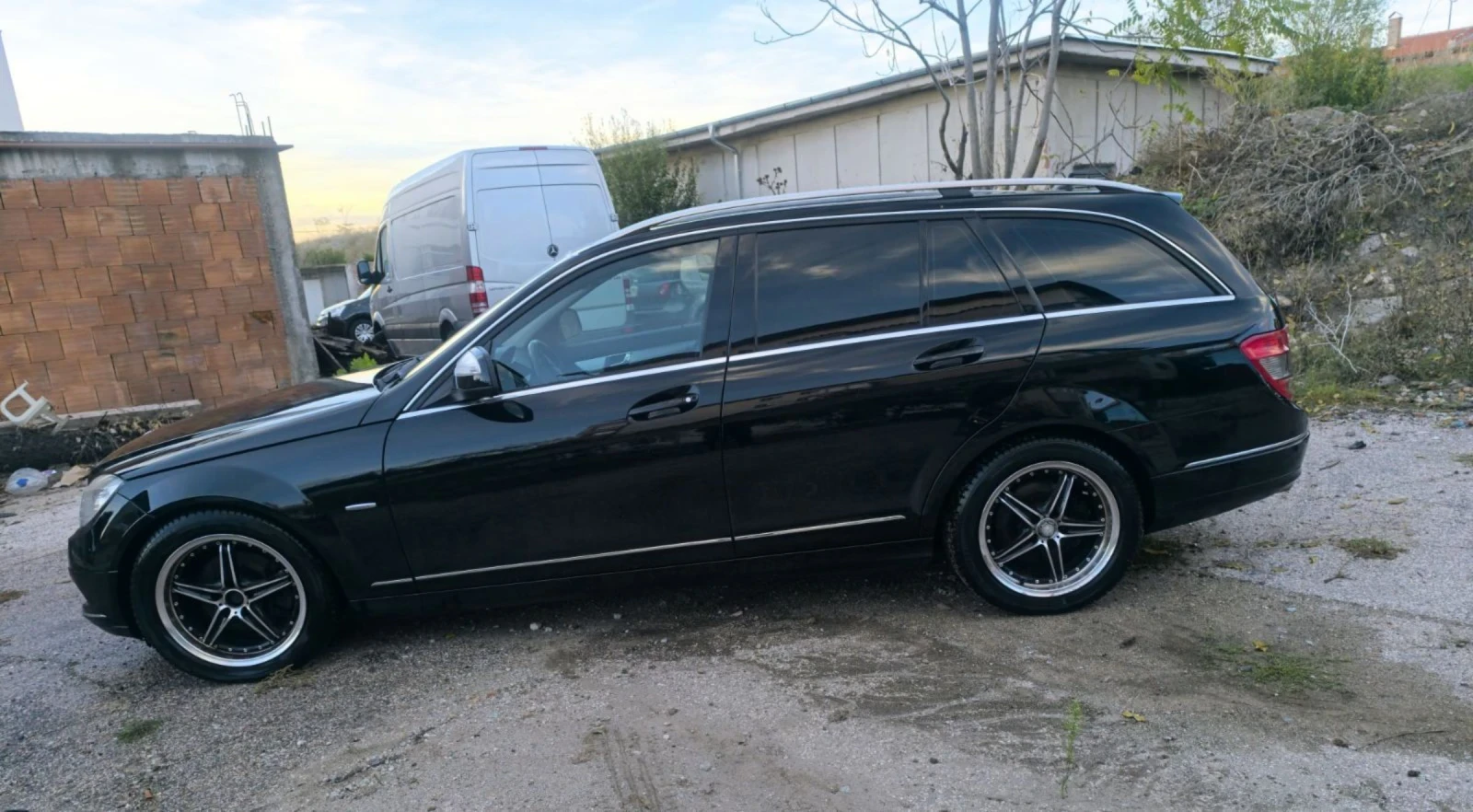 Mercedes-Benz C 220 AVANTGARDЕ* ЕЛ БАГАЖНИК* КОЖА* НАВИГАЦИЯ* ПОДГРЕВ* - изображение 4