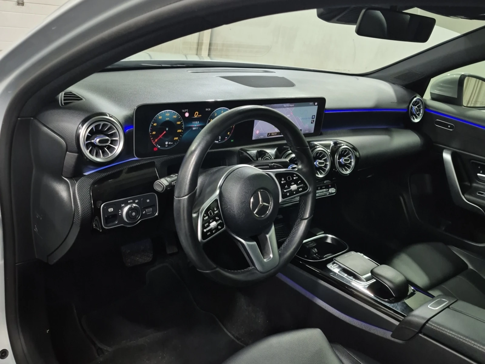Mercedes-Benz A 250 AMG LINE/FULL DIGITAL/KEYLESS - изображение 9