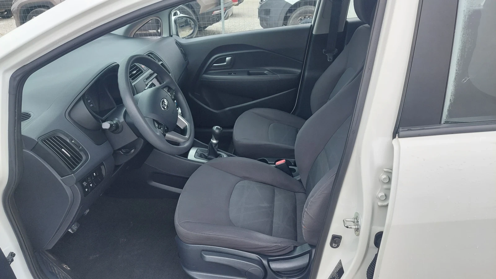 Kia Rio 1.3i-ТОП СЪСТОЯНИЕ - изображение 7