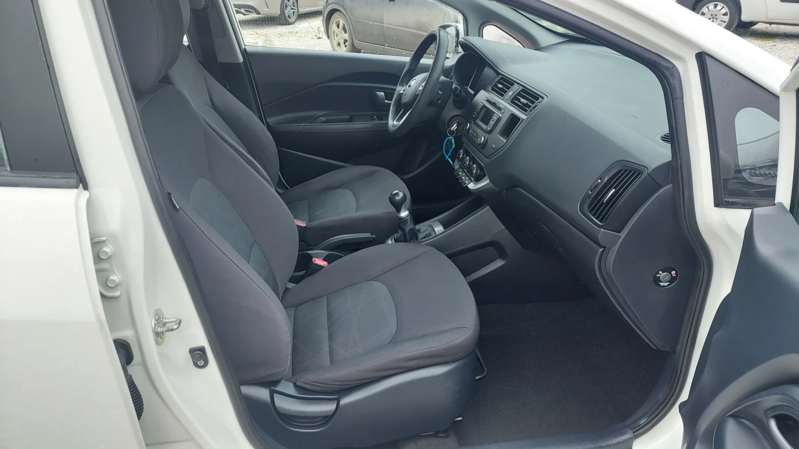 Kia Rio 1.3i-ТОП СЪСТОЯНИЕ - изображение 9