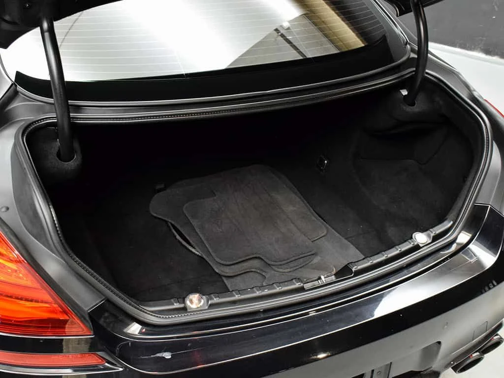 BMW M6 * Individual Interior Loaded with options! * CARFA, снимка 16 - Автомобили и джипове - 53772582