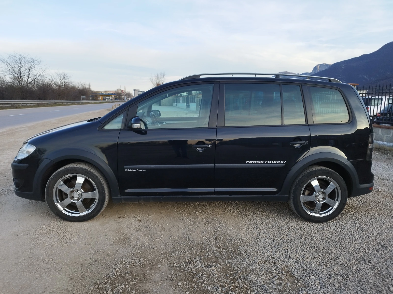 VW Touran 2.0 Tdi BMM CROSS - изображение 2