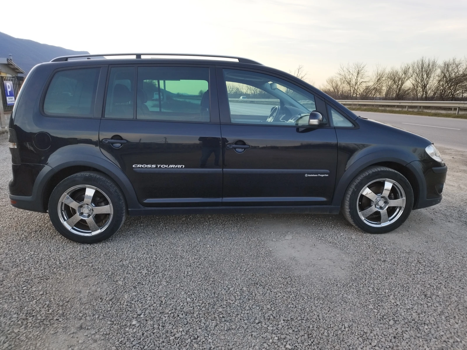 VW Touran 2.0 Tdi BMM CROSS - изображение 6