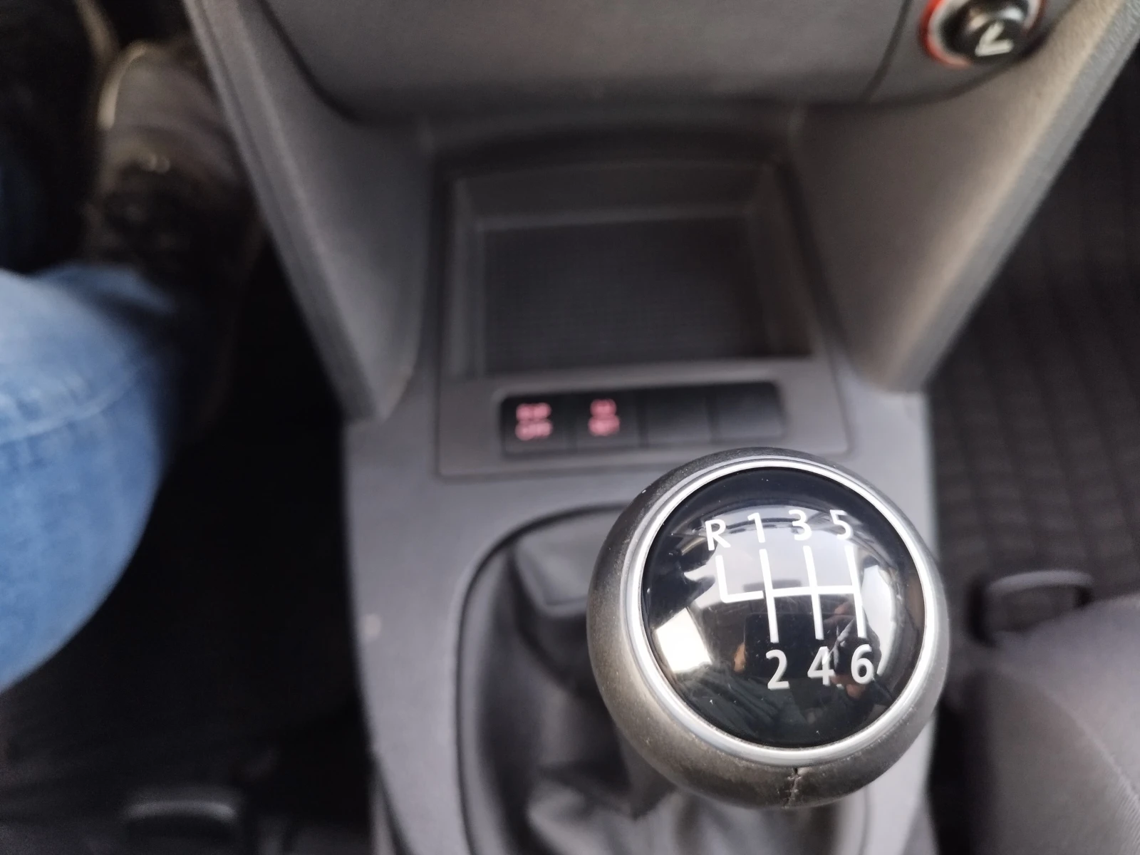 VW Touran 2.0 Tdi BMM CROSS, снимка 17 - Автомобили и джипове - 53779606