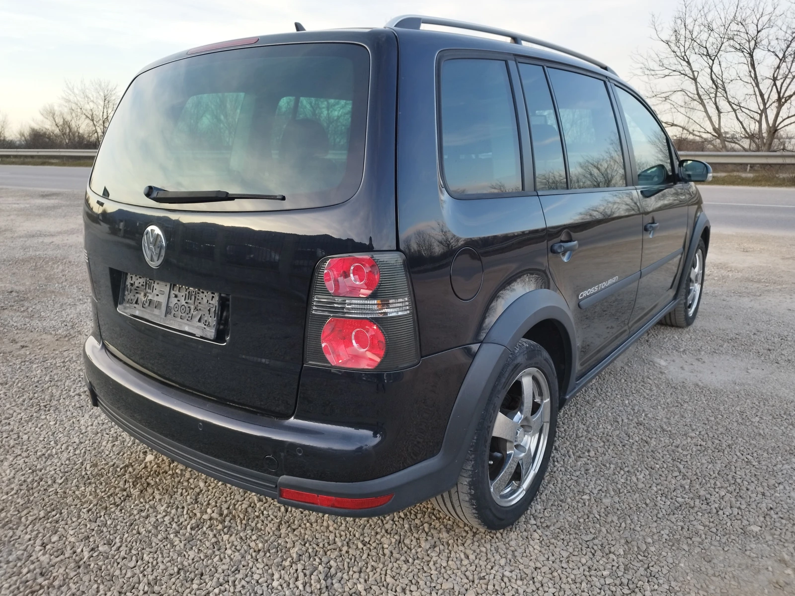 VW Touran 2.0 Tdi BMM CROSS - изображение 5