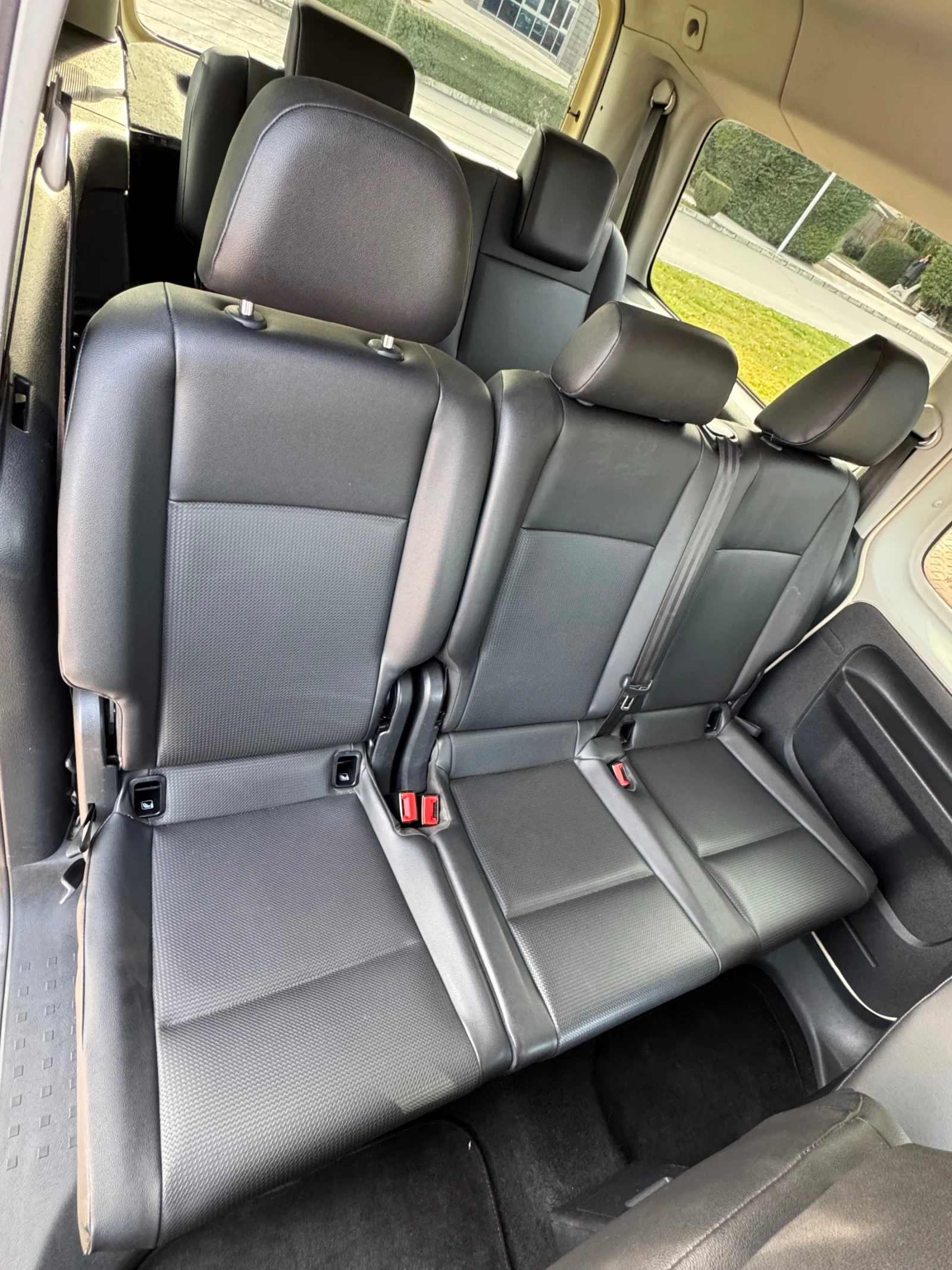 VW Caddy 2.0 TDI 6+ 1, снимка 11 - Автомобили и джипове - 53839080