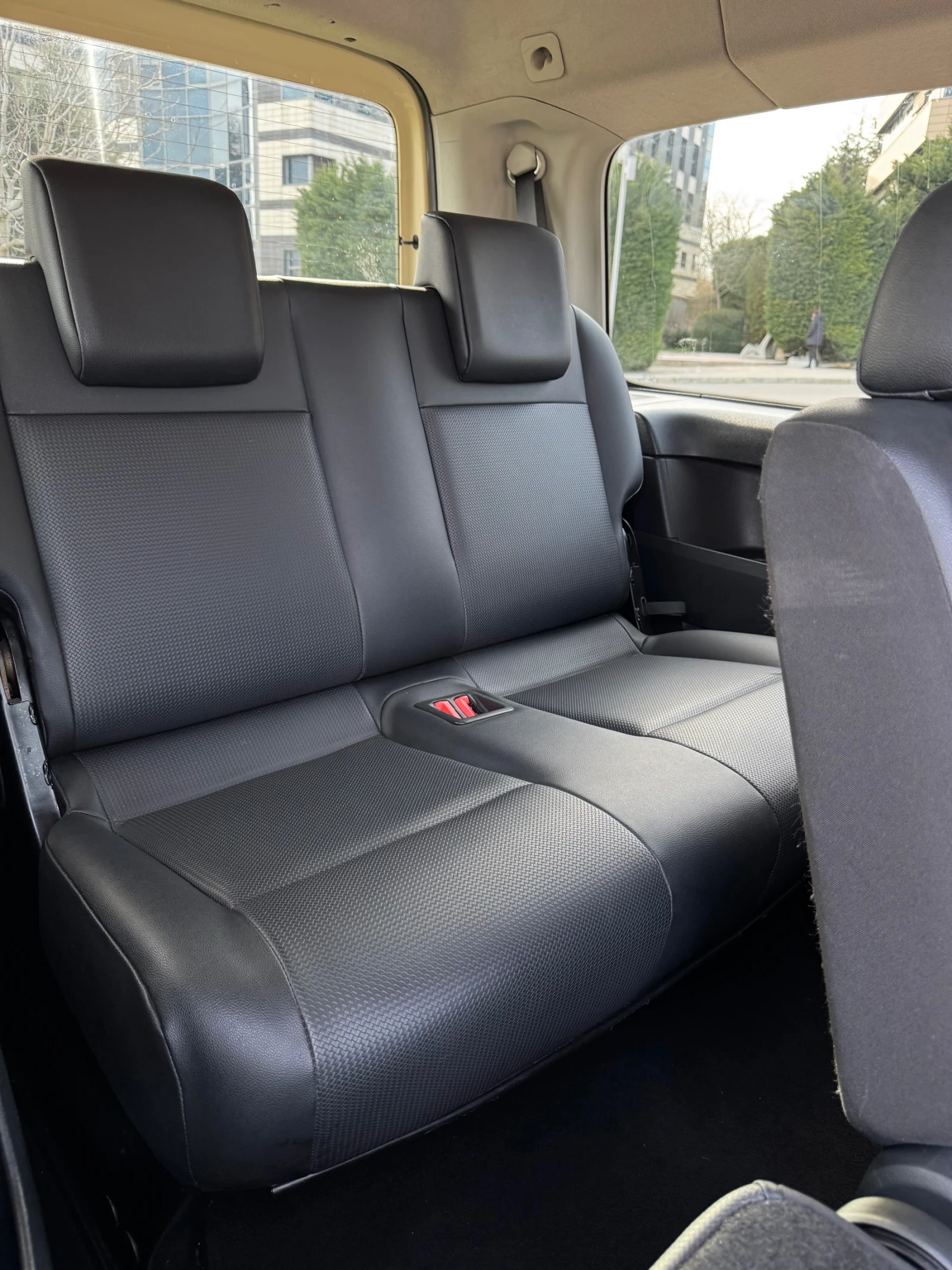 VW Caddy 2.0 TDI 6+ 1, снимка 12 - Автомобили и джипове - 53839080