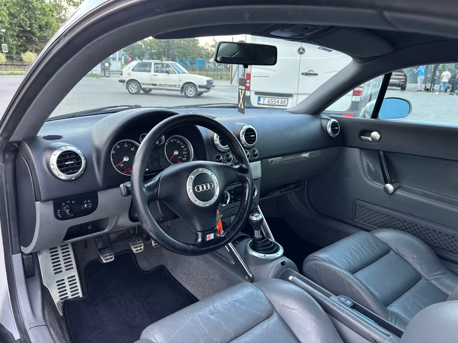 Audi Tt 1.8T 180hp, снимка 10 - Автомобили и джипове - 54961336