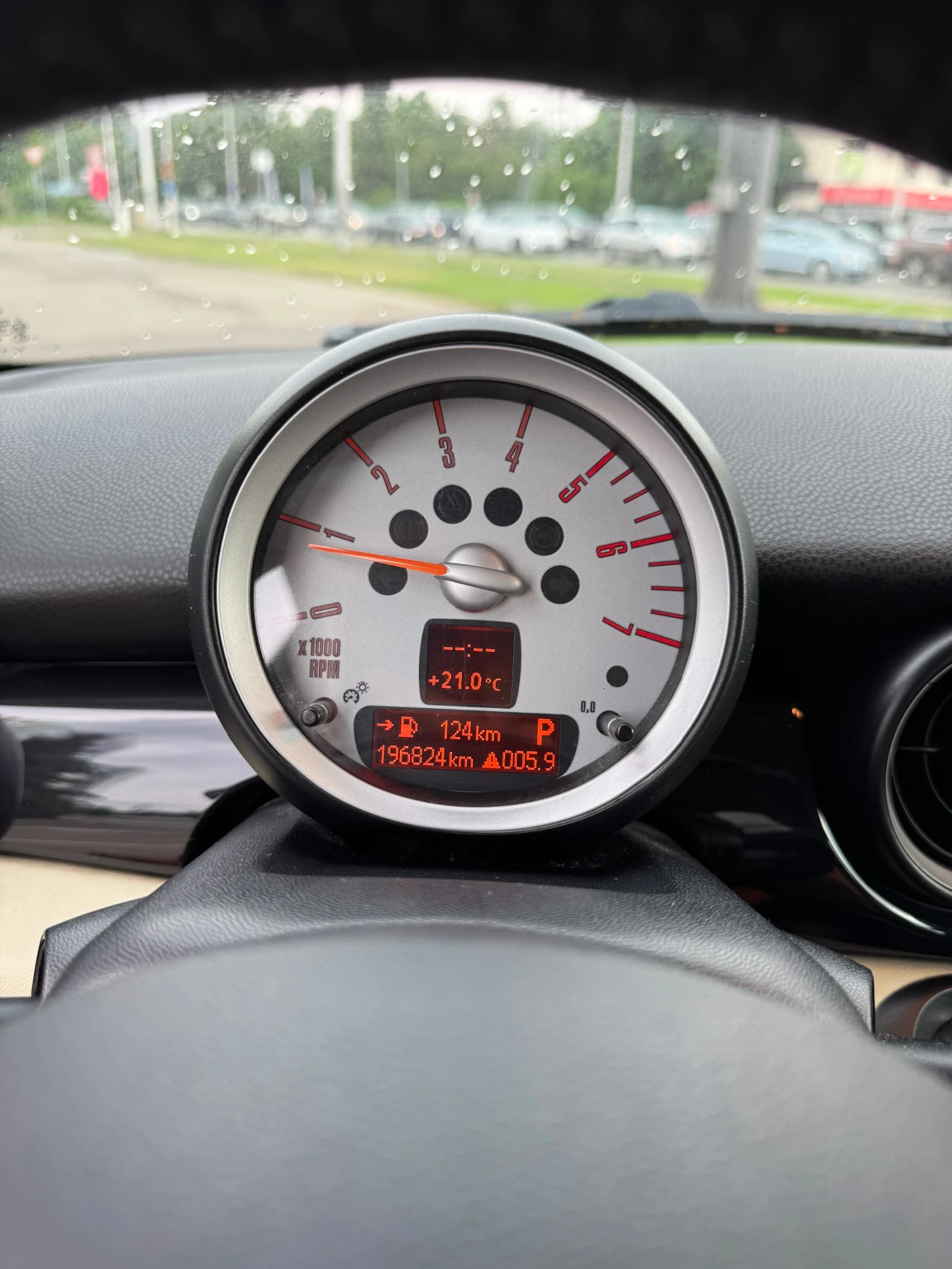 Mini Clubman 1.6D R55 Automatic , снимка 11 - Автомобили и джипове - 55067995