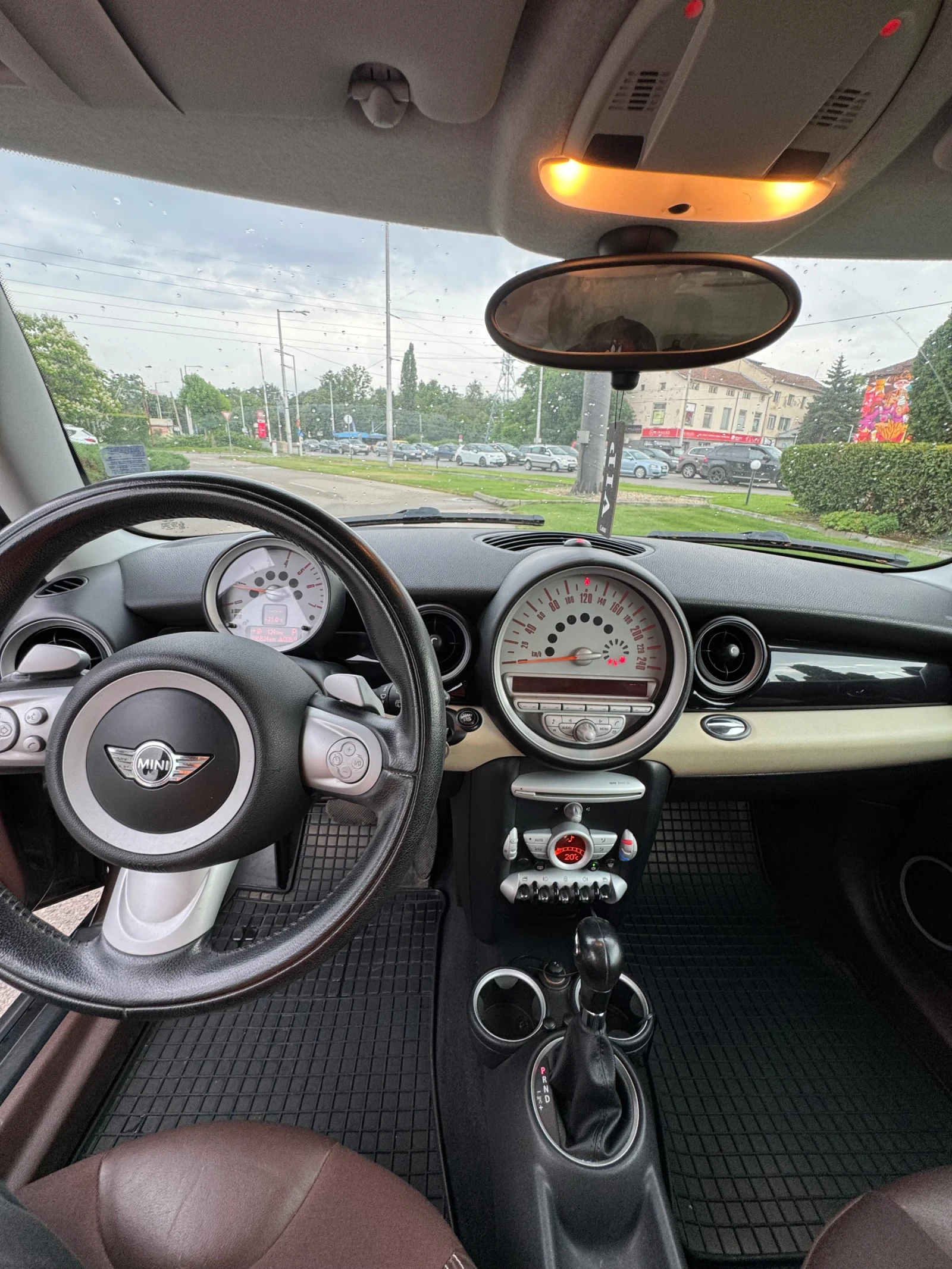 Mini Clubman 1.6D R55 Automatic , снимка 9 - Автомобили и джипове - 55067995