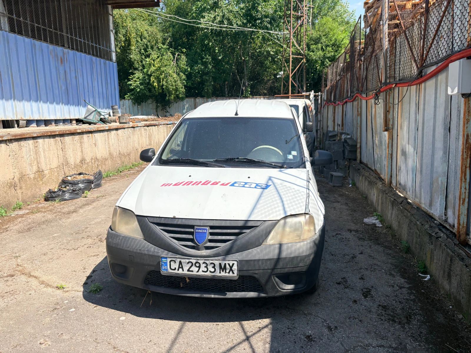 Dacia Logan 1.5, снимка 6 - Автомобили и джипове - 55378024