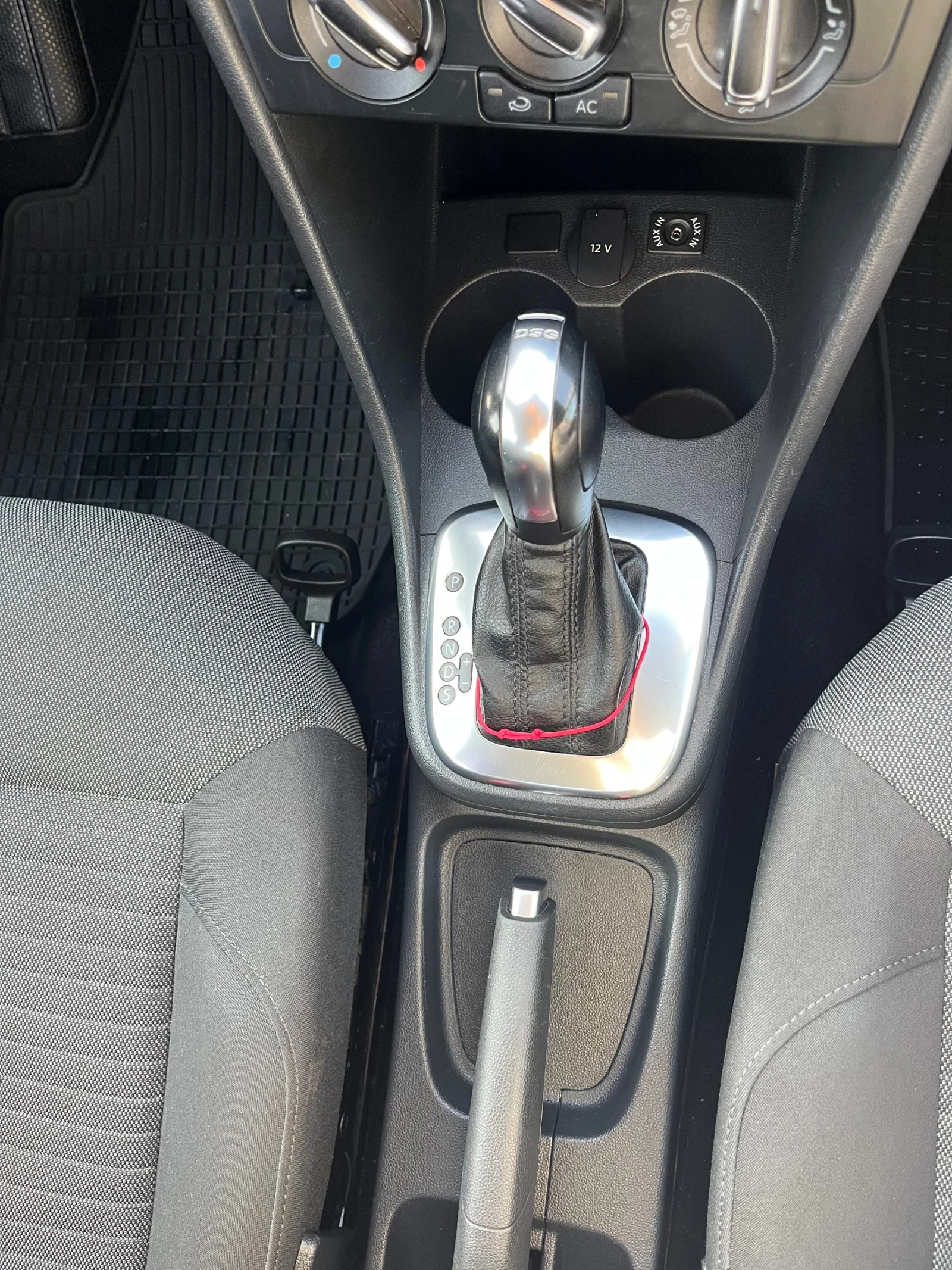 VW Polo 1.6 TDI DSG 7 скорости, снимка 9 - Автомобили и джипове - 55420815