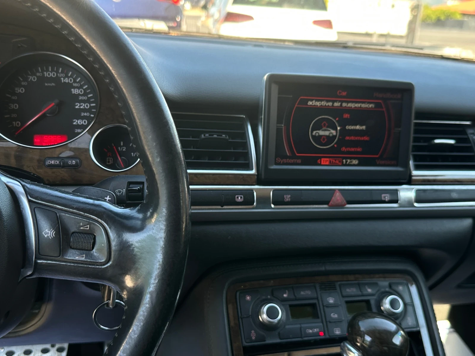 Audi A8 4.2-MPI* Quattro* Газ-Бензин* Xenon* , снимка 10 - Автомобили и джипове - 55492934