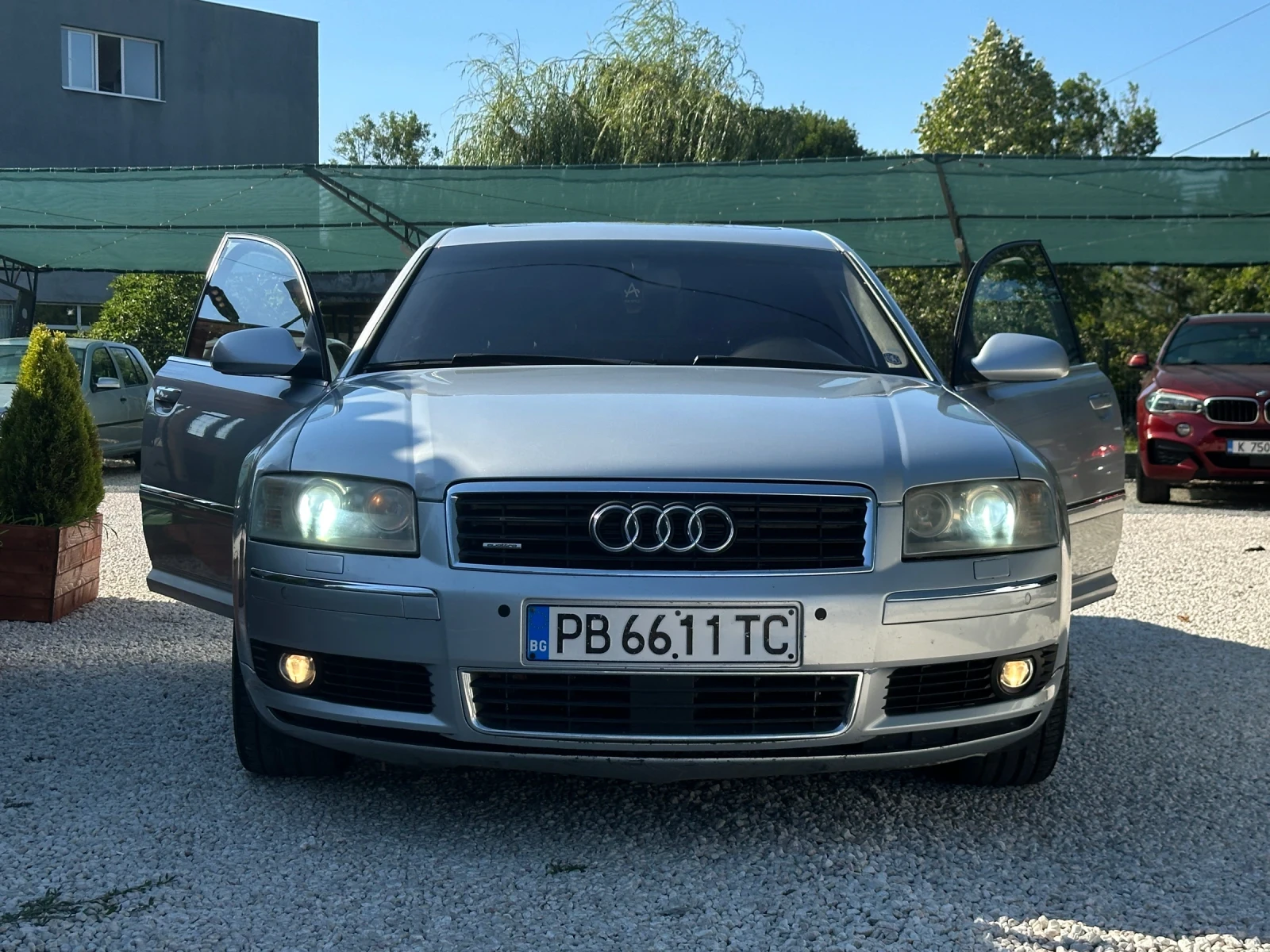 Audi A8 4.2-MPI* Quattro* Газ-Бензин* Xenon* , снимка 2 - Автомобили и джипове - 55492934