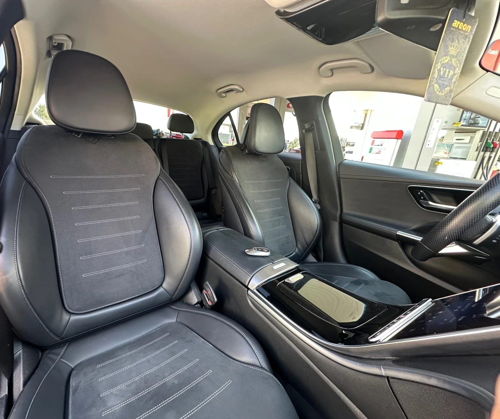 Mercedes-Benz C 200 4-MATIC/Hybrid, снимка 15 - Автомобили и джипове - 55845372