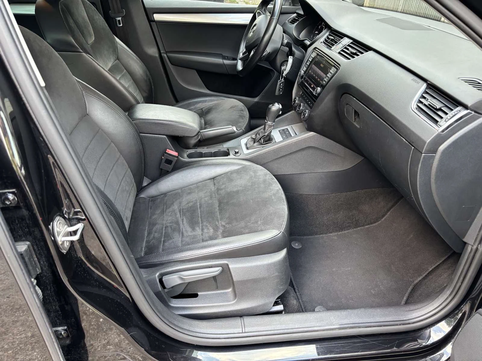 Skoda Octavia 1.8tfsi Full, снимка 11 - Автомобили и джипове - 55938129