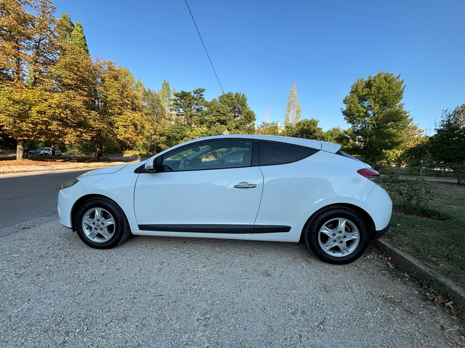 Renault Megane, снимка 3 - Автомобили и джипове - 56010637