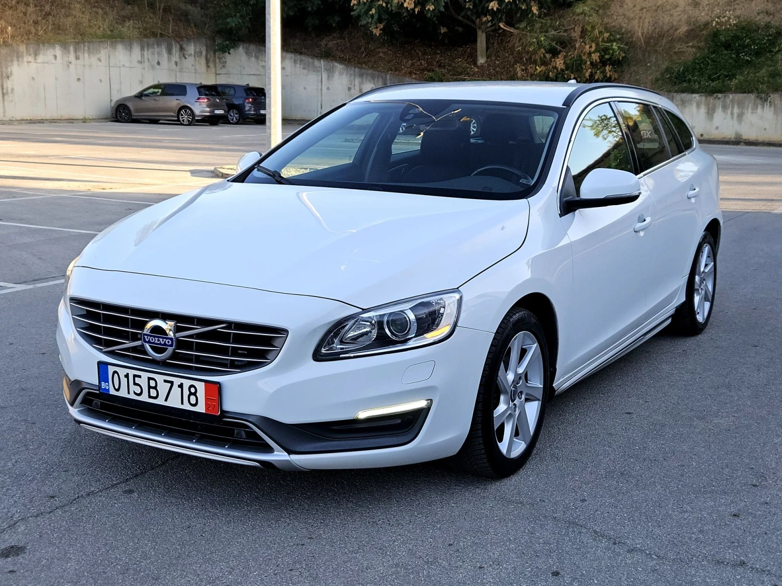 Volvo V60 R-DESIGN , снимка 3 - Автомобили и джипове - 56020936