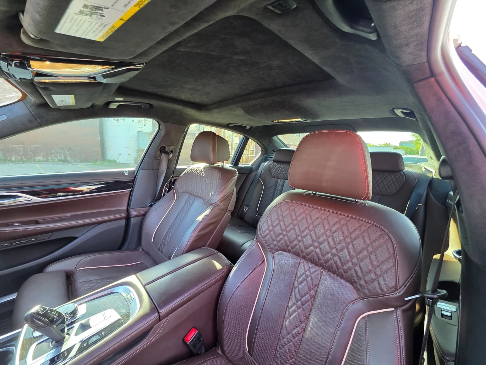 BMW 750 * 750i xDrive * CARFAX * ОПЦИЯ ЗА ФИНАНСИРАНЕ, снимка 14 - Автомобили и джипове - 56156310