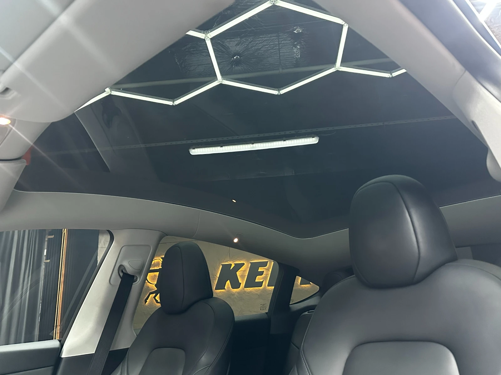 Tesla Model Y 2024/Austria/LFP/HW4/AMD RYZEN/������� � ����� | Mobile.bg � ����������� 7