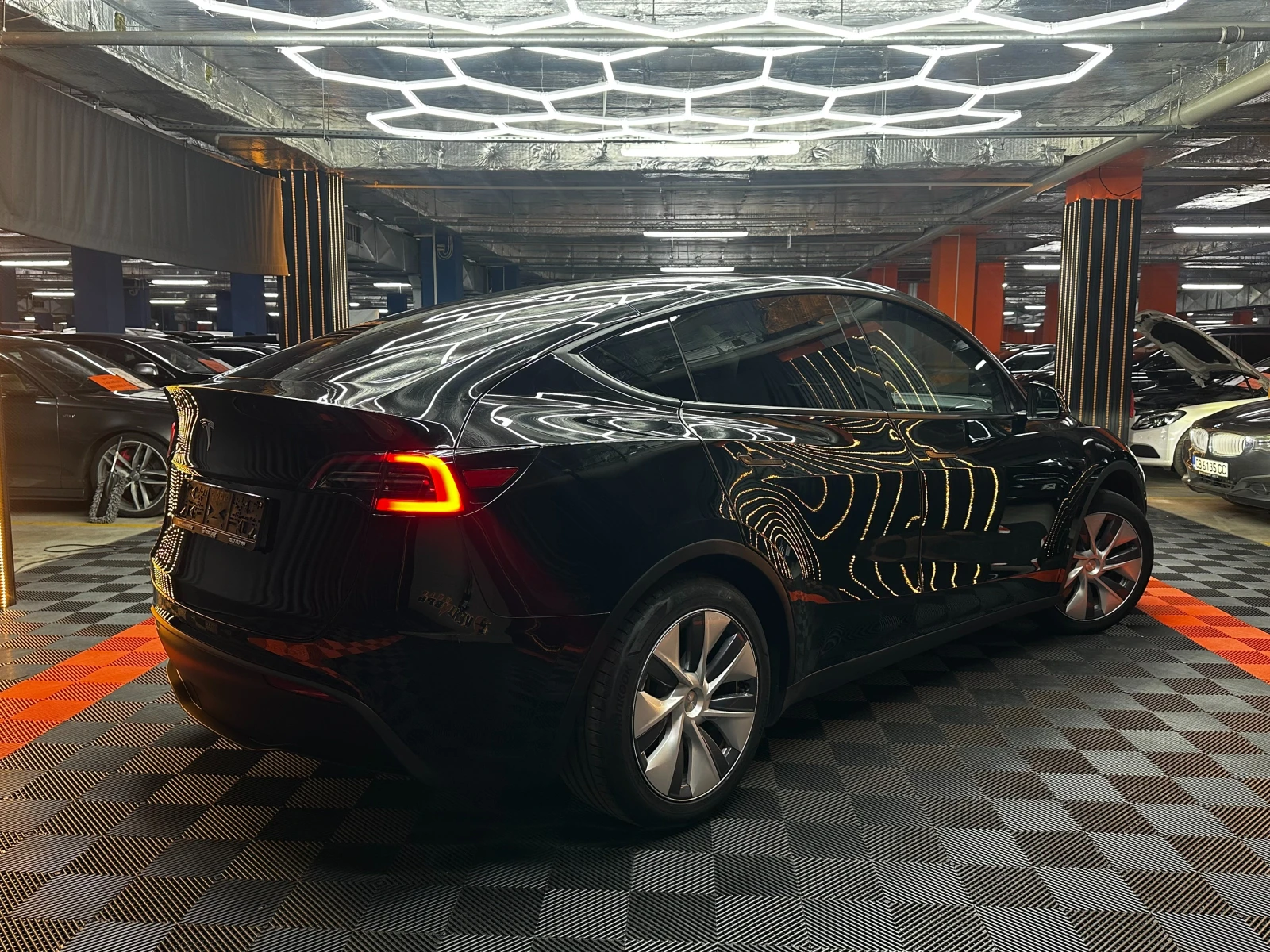Tesla Model Y 2024/Austria/LFP/HW4/AMD RYZEN/������� � ����� | Mobile.bg � ����������� 5