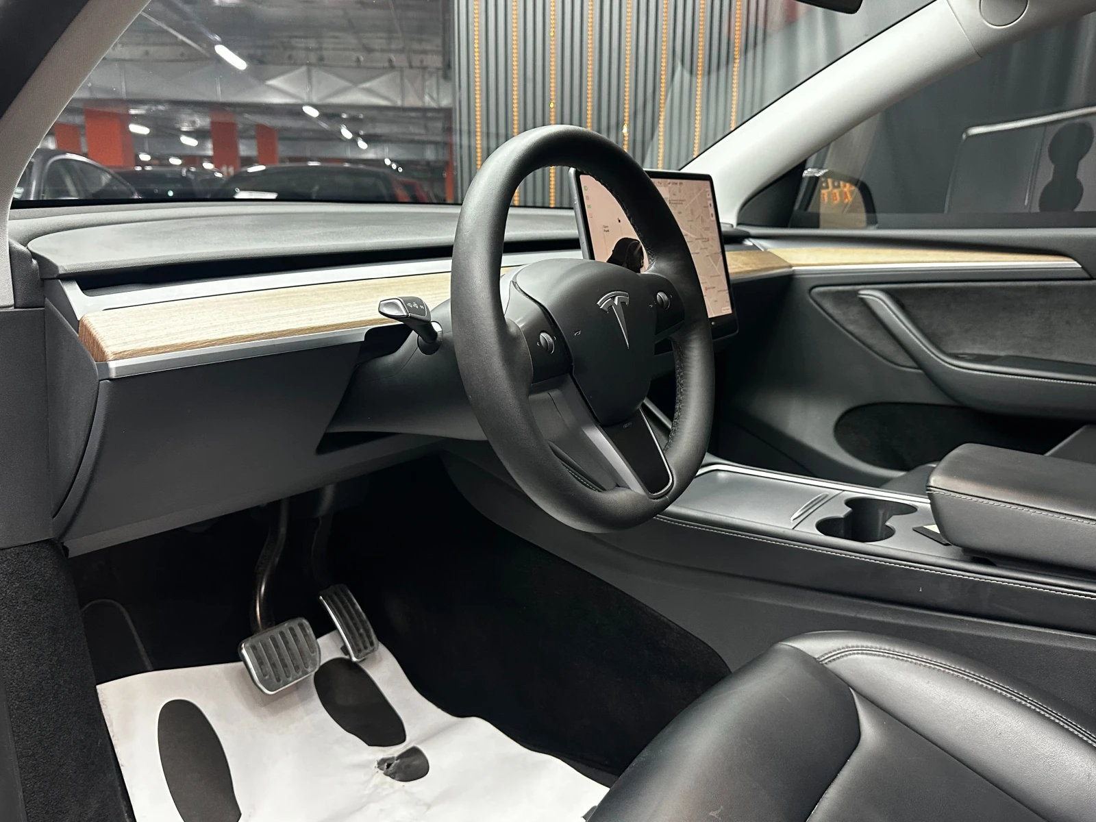 Tesla Model Y 2024/Austria/LFP/HW4/AMD RYZEN/������� � ����� | Mobile.bg � ����������� 16