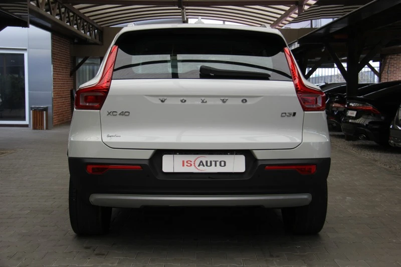 Volvo XC40 D4/AWD/Momentum, снимка 4 - Автомобили и джипове - 40295837